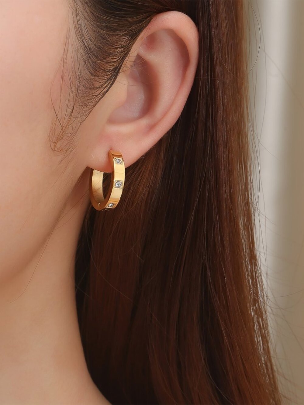 Gold Women's Exquisite Stainless Steel Cubic Zirconia Decor Hoop Earrings - Picture 2 of 8